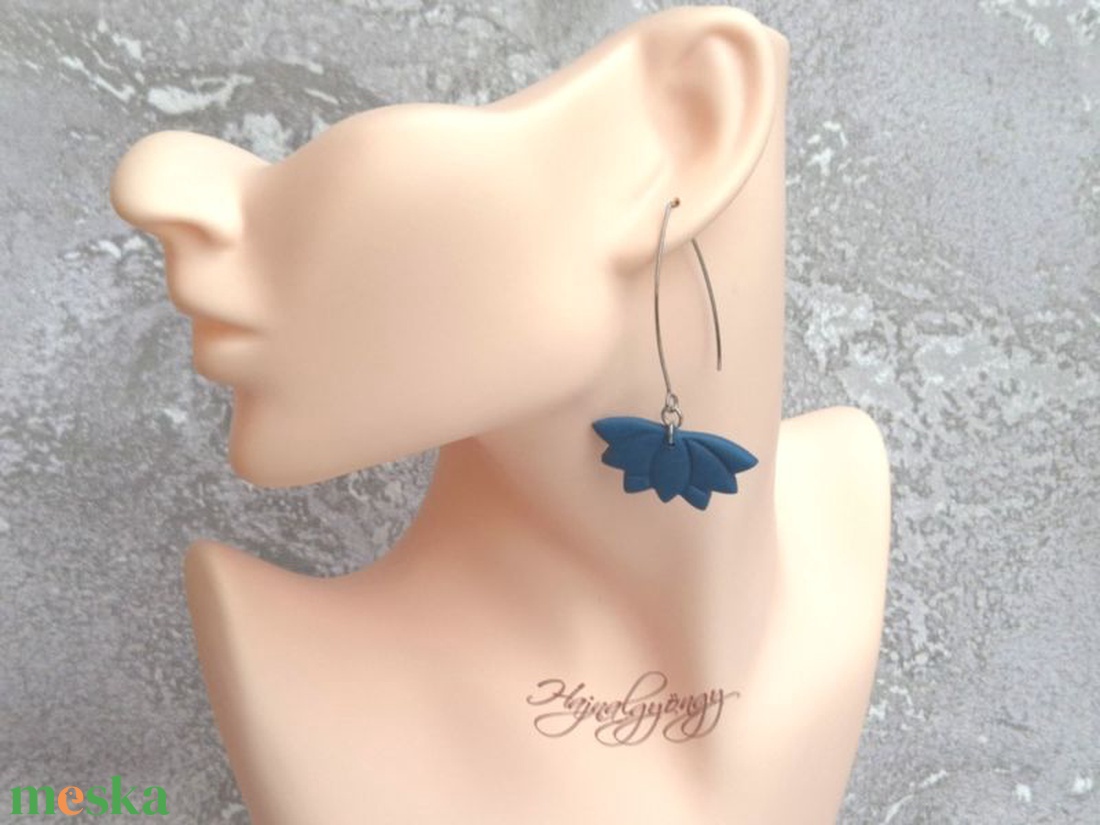 ACÉLKÉK lótusz fülbevaló - ékszer - fülbevaló - lógó fülbevaló - Meska.hu