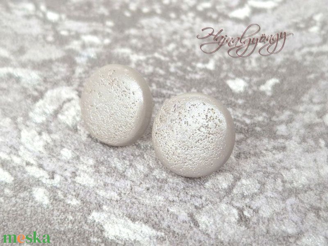 FÉNYES BÉZS nemesacél fülbevaló 15 mm - ékszer - fülbevaló - pötty fülbevaló - Meska.hu