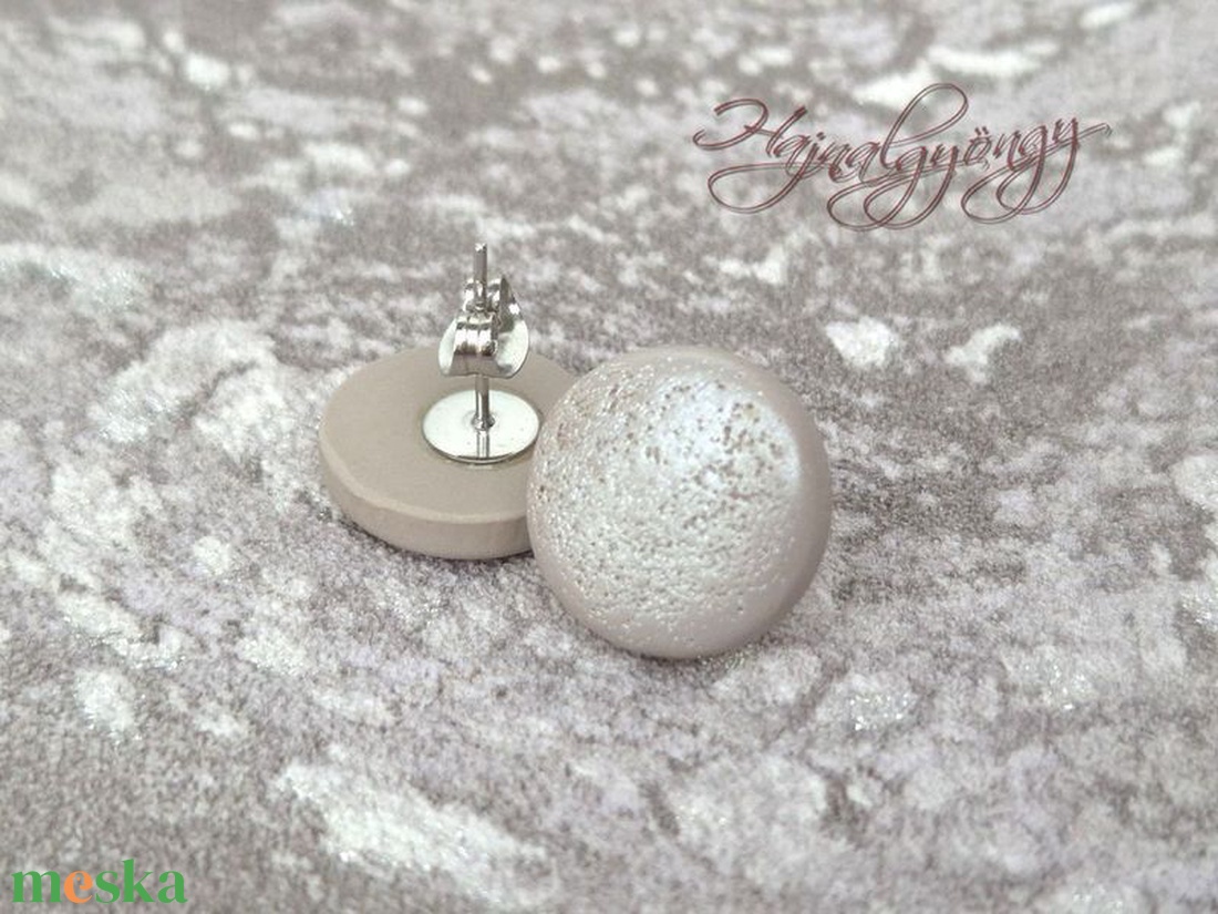 FÉNYES BÉZS nemesacél fülbevaló 15 mm - ékszer - fülbevaló - pötty fülbevaló - Meska.hu