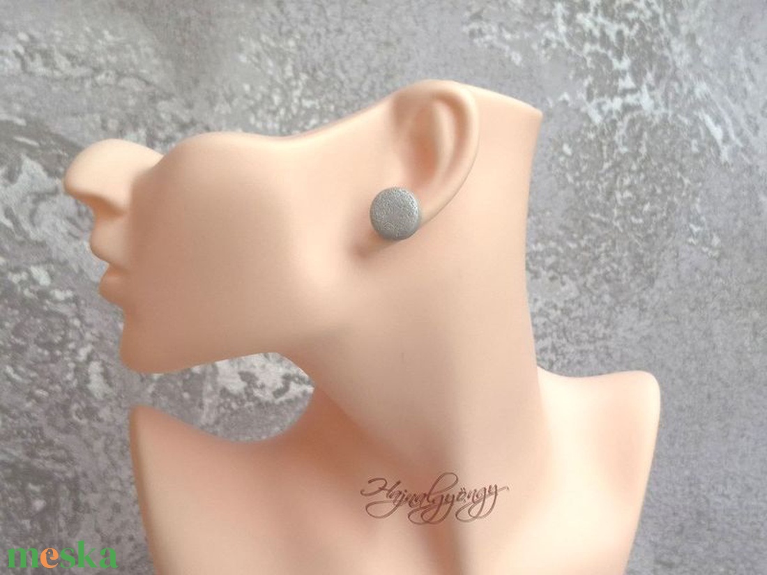 FÉNYES BÉZS nemesacél fülbevaló 15 mm - ékszer - fülbevaló - pötty fülbevaló - Meska.hu
