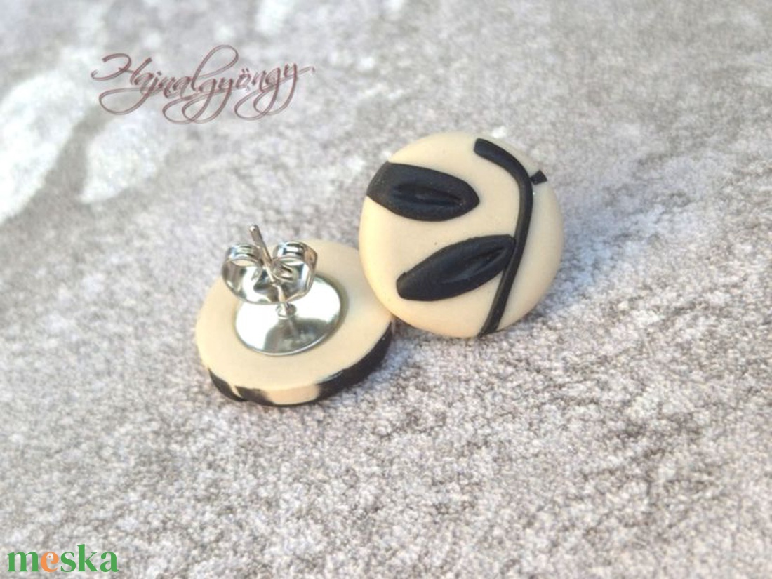 INDA - fekete-bézs nemesacél fülbevaló 15 mm - ékszer - fülbevaló - pötty fülbevaló - Meska.hu