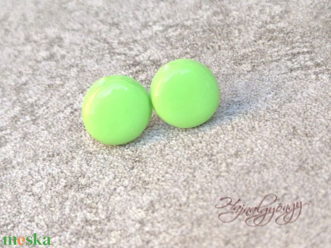 VILÁGOSZÖLD nemesacél fülbevaló 10 mm - ékszer - fülbevaló - pötty fülbevaló - Meska.hu