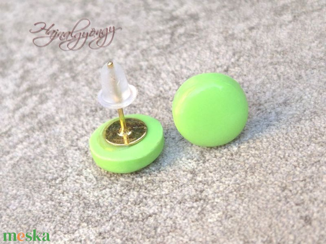 VILÁGOSZÖLD nemesacél fülbevaló 10 mm - ékszer - fülbevaló - pötty fülbevaló - Meska.hu