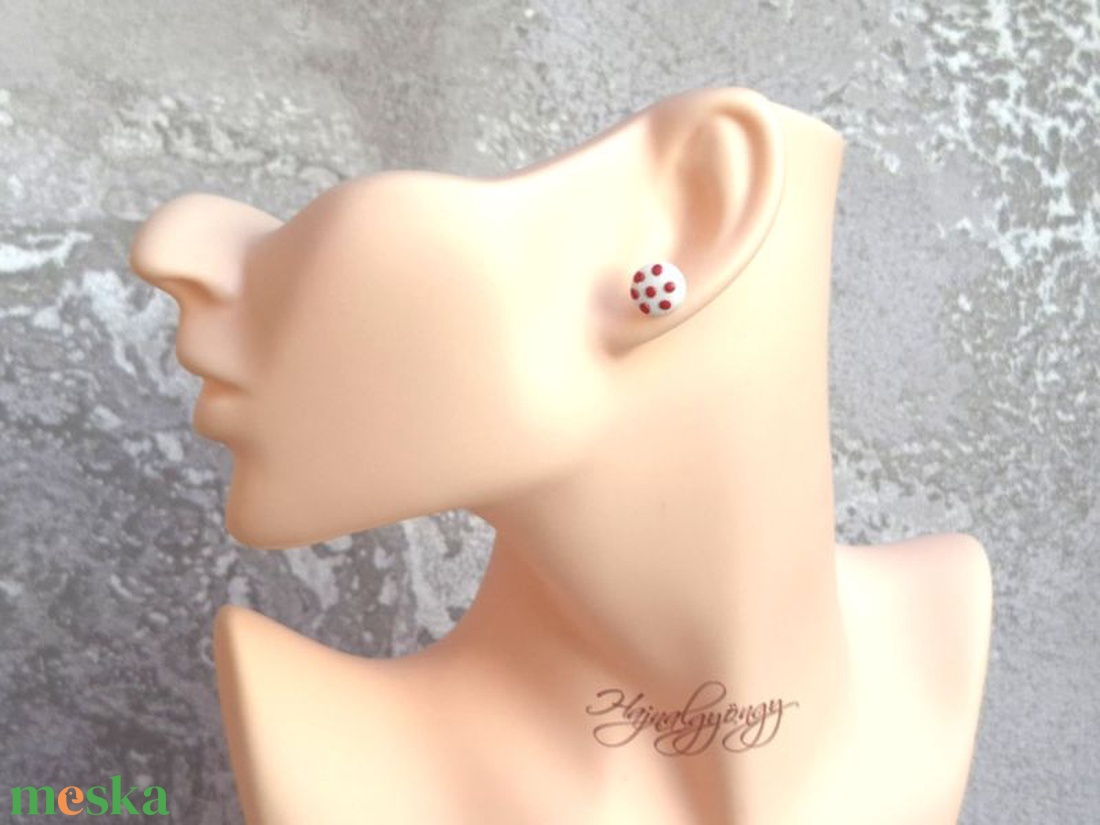 PIROS pöttyös nemesacél fülbevaló 10 mm - ékszer - fülbevaló - pötty fülbevaló - Meska.hu