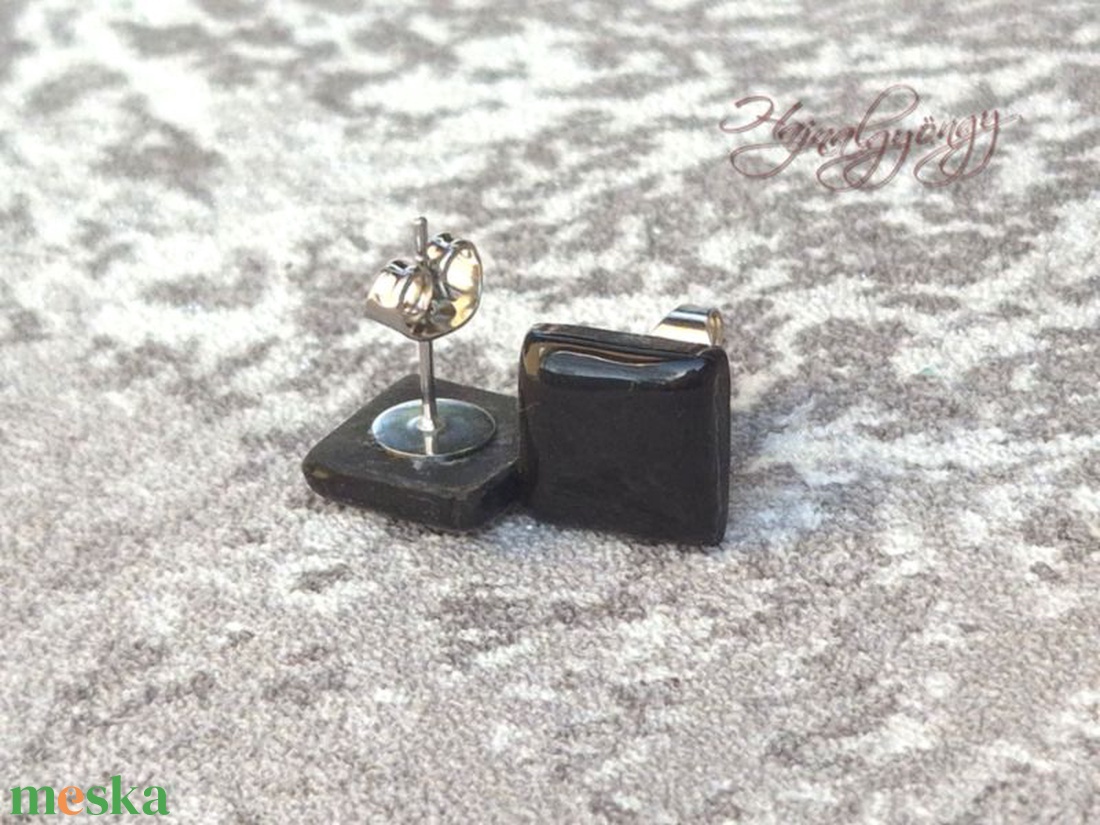 FEKETE négyzet nemesacél fülbevaló 10 mm - ékszer - fülbevaló - pötty fülbevaló - Meska.hu