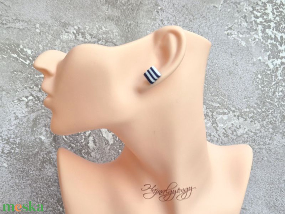 CSÍKOS NÉGYZET nemesacél fülbevaló 10 mm - ékszer - fülbevaló - pötty fülbevaló - Meska.hu