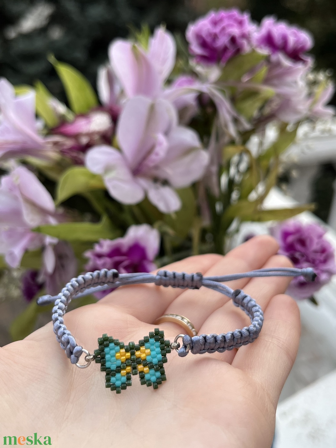 Fonott karkötő sötétzöld- türkiz színű gyöngy pillangóval - ékszer - karkötő - fonott karkötő - Meska.hu