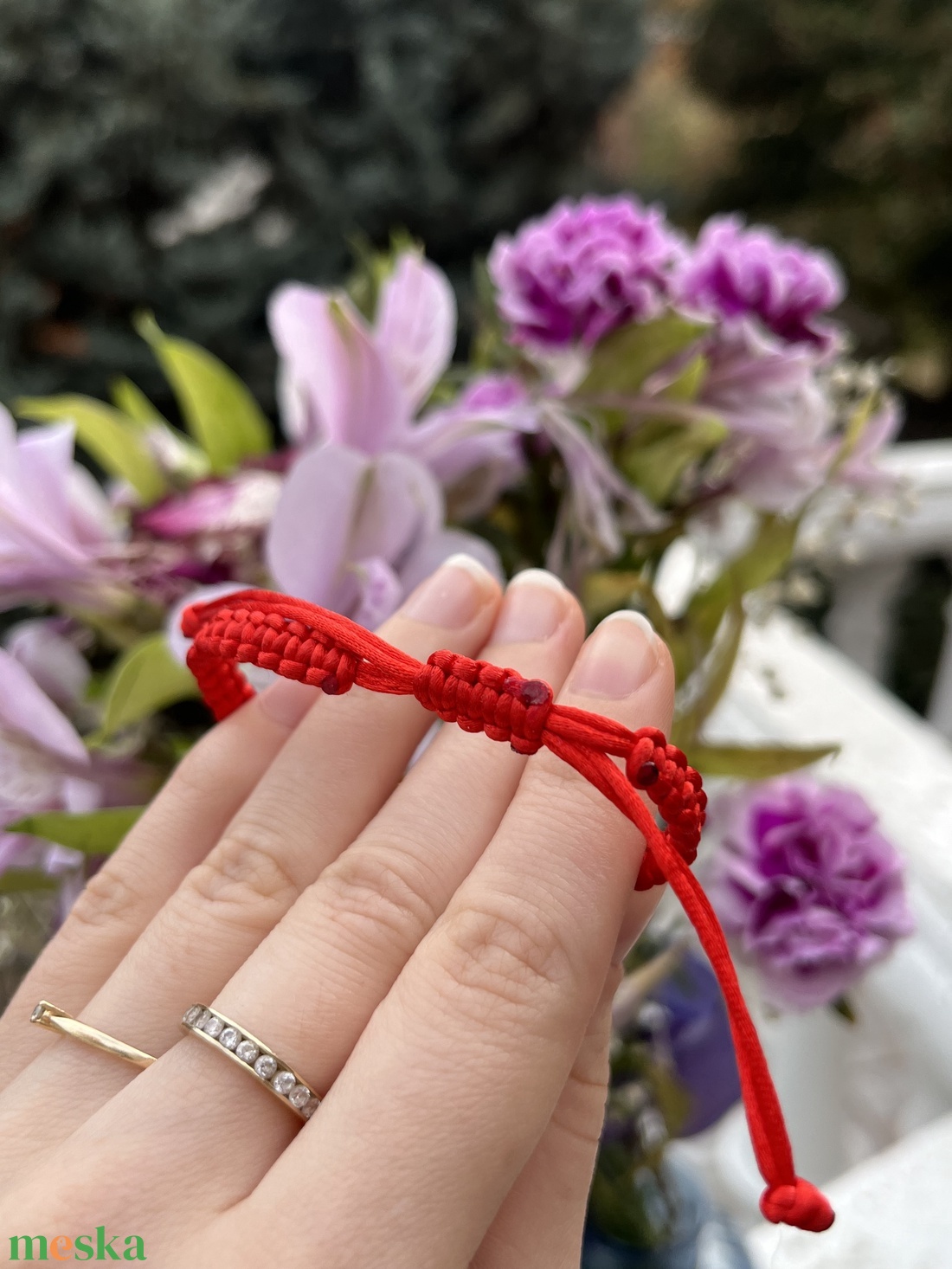 Fonott karkötő világosbarna-piros színű gyöngy pillangóval - ékszer - karkötő - fonott karkötő - Meska.hu