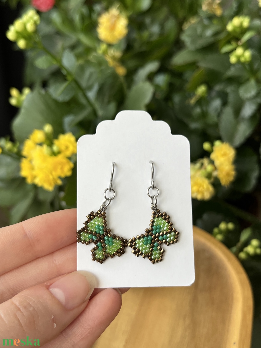 Zöld pillangós gyöngy fülbevaló - ékszer - fülbevaló - lógó fülbevaló - Meska.hu