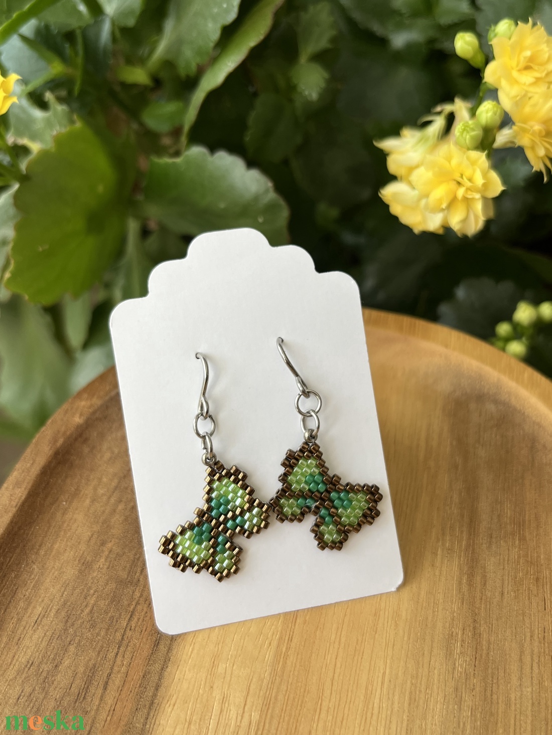 Zöld pillangós gyöngy fülbevaló - ékszer - fülbevaló - lógó fülbevaló - Meska.hu