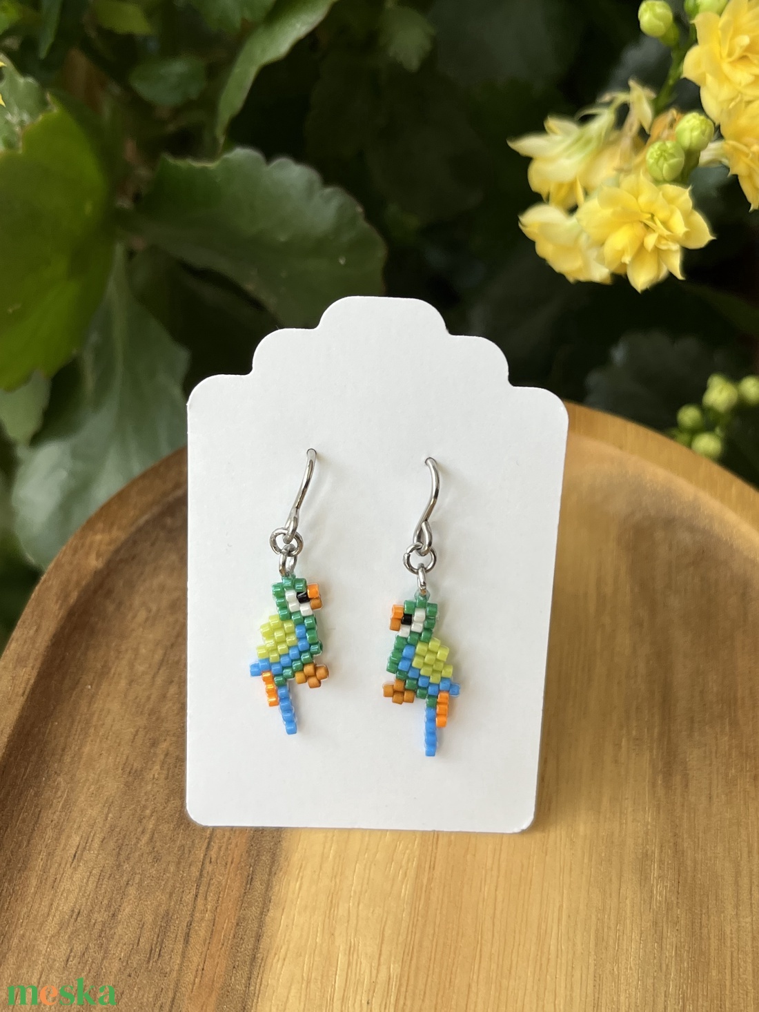 Cuki papagájos gyöngy fülbevaló - ékszer - fülbevaló - lógó fülbevaló - Meska.hu