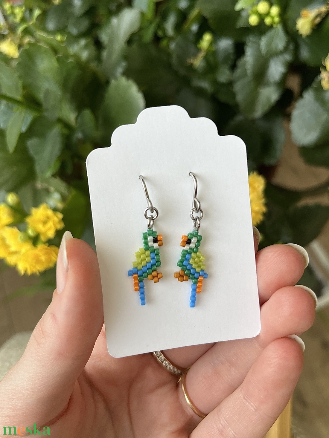 Cuki papagájos gyöngy fülbevaló - ékszer - fülbevaló - lógó fülbevaló - Meska.hu