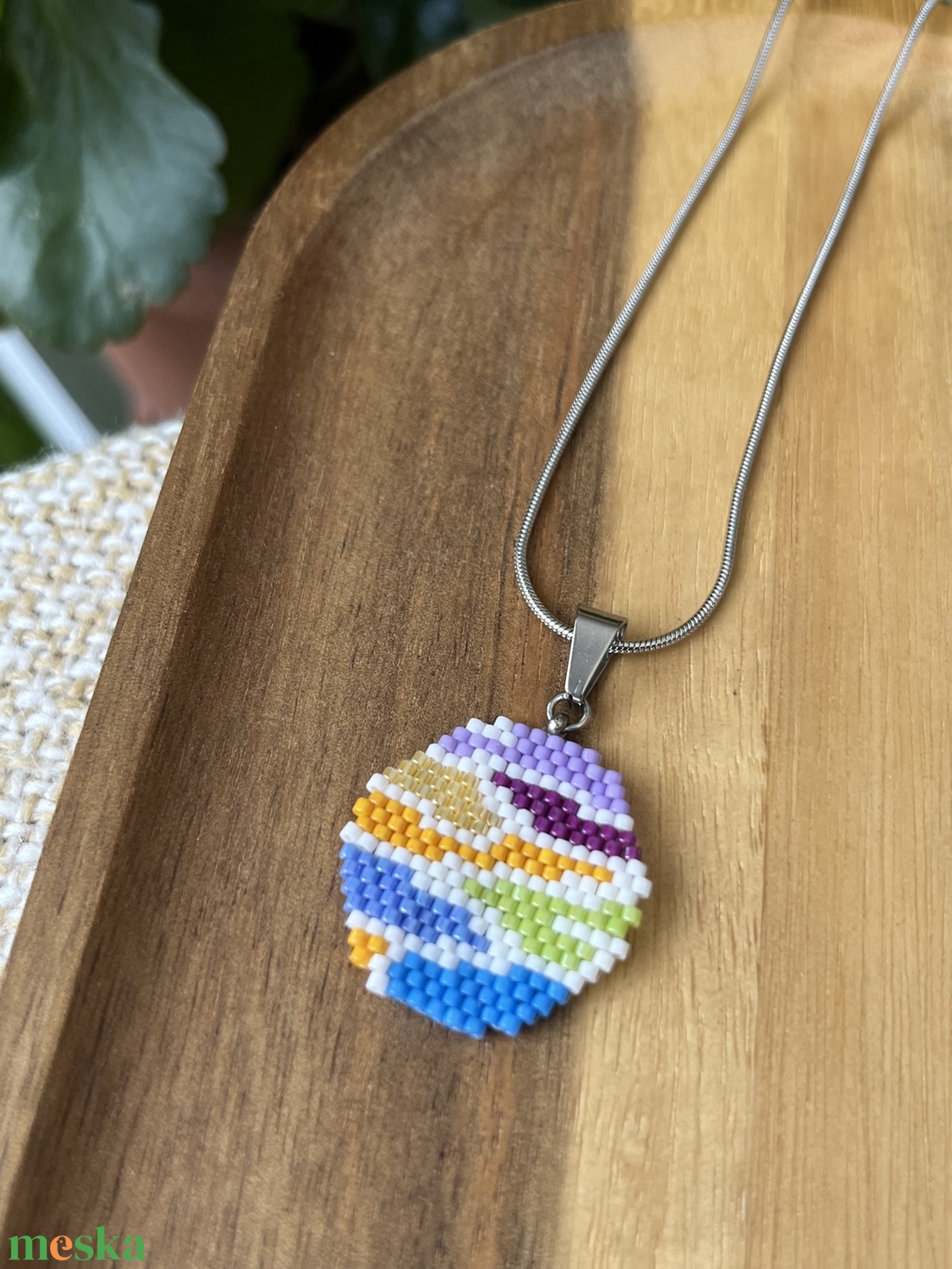 Színes absztrakt medál gyöngyből - ékszer - nyaklánc - medál - Meska.hu