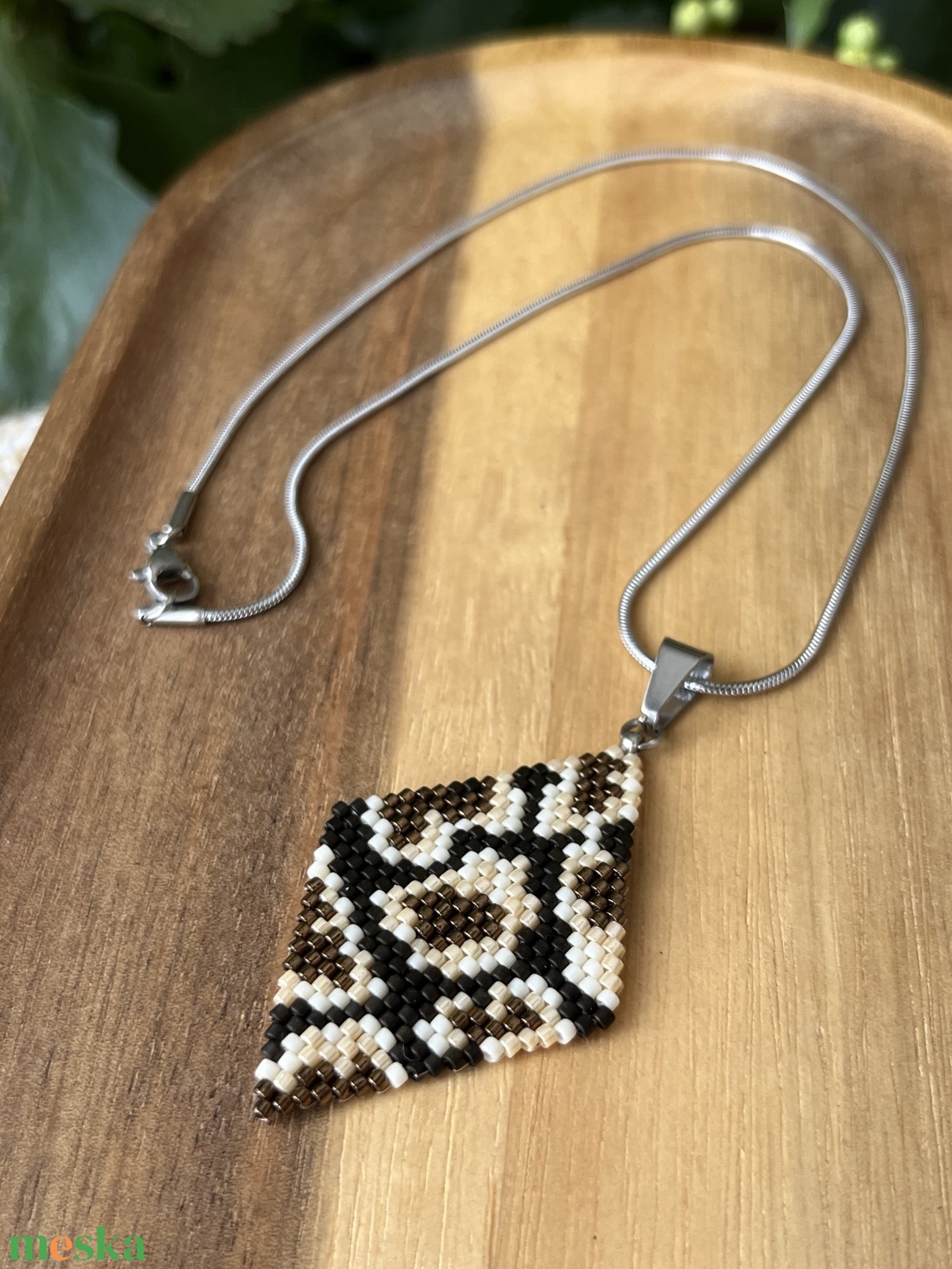 Kígyómintás medál gyöngyből - ékszer - nyaklánc - medál - Meska.hu