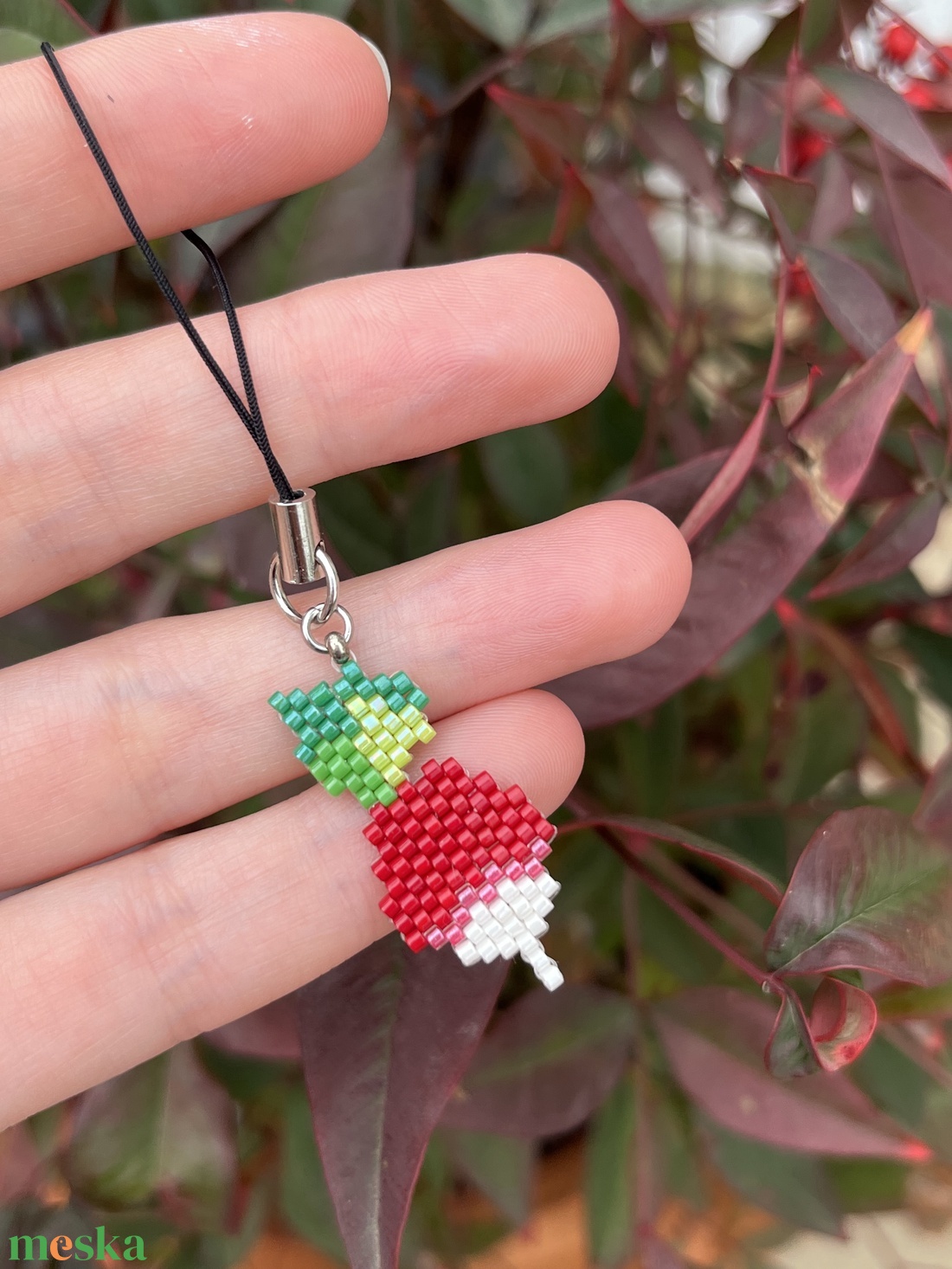 Apró retek táskadísz gyöngyből - táska & tok - kulcstartó & táskadísz - táskadísz - Meska.hu