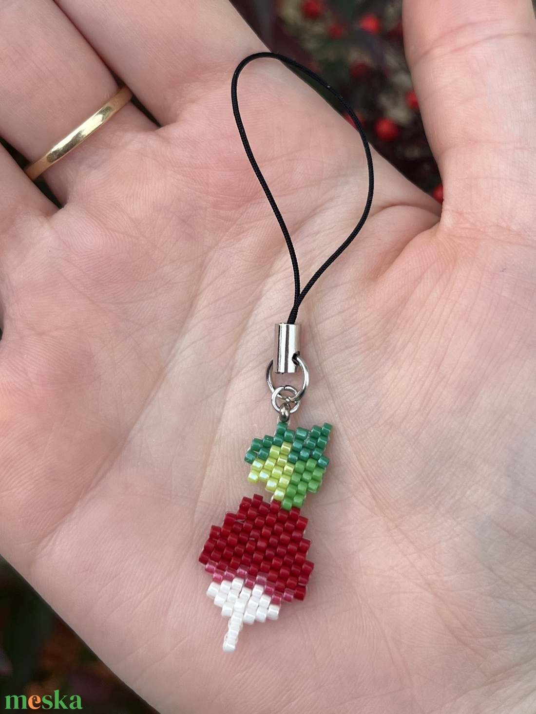 Apró retek táskadísz gyöngyből - táska & tok - kulcstartó & táskadísz - táskadísz - Meska.hu