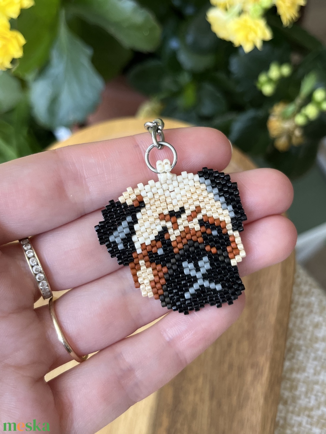 Mopsz kutyás kulcstartó gyöngyből - táska & tok - kulcstartó & táskadísz - kulcstartó - Meska.hu