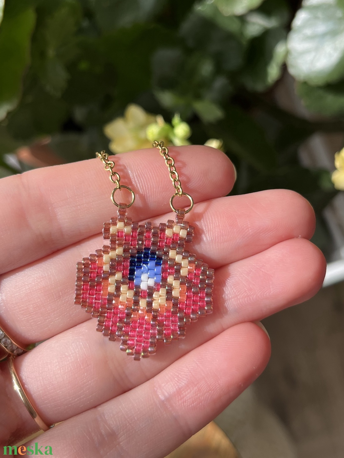 Színes kagyló medál gyöngyből - ékszer - nyaklánc - medálos nyaklánc - Meska.hu