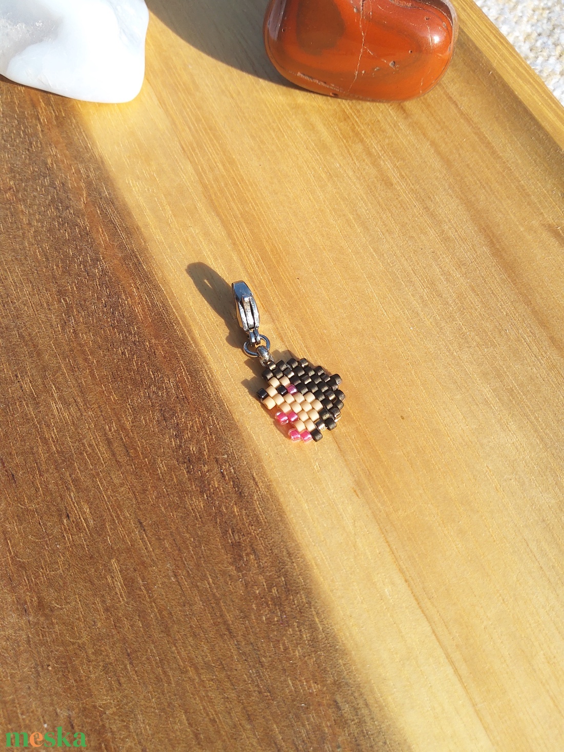 Sün charm - ékszer - karkötő - charm karkötő - Meska.hu