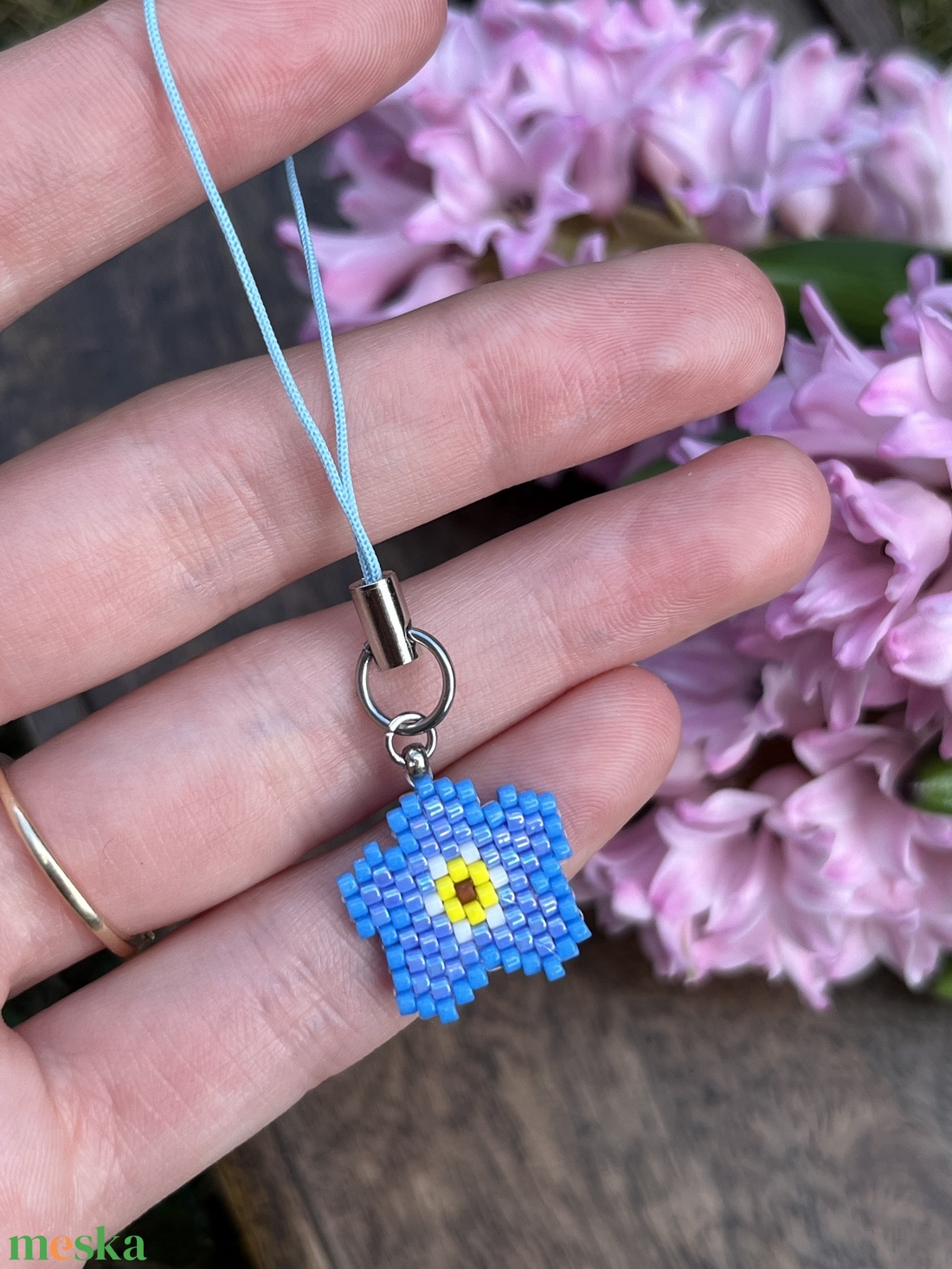 Kék nefelejcs táskadísz - táska & tok - kulcstartó & táskadísz - táskadísz - Meska.hu