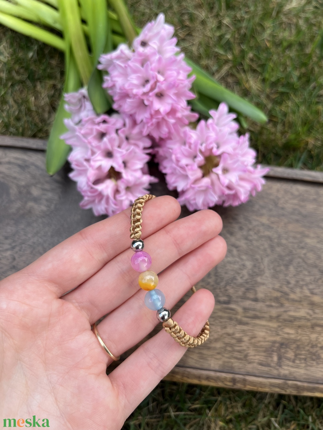 Bézs fonott karkötő pasztell színű ásvány gyöngyökkel (állítható méret) - ékszer - karkötő - fonott karkötő - Meska.hu