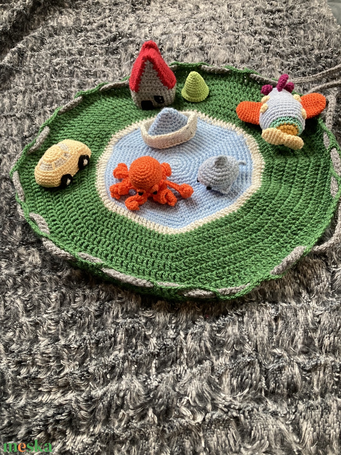 Hordozható mini játszószőnyeg babáknak - játék & sport - 3 éves kor alattiaknak - játszószőnyeg - Meska.hu Hordozható mini játszószőnyeg babáknak - játék & sport - 3 éves kor alattiaknak - játszószőnyeg - Meska.hu