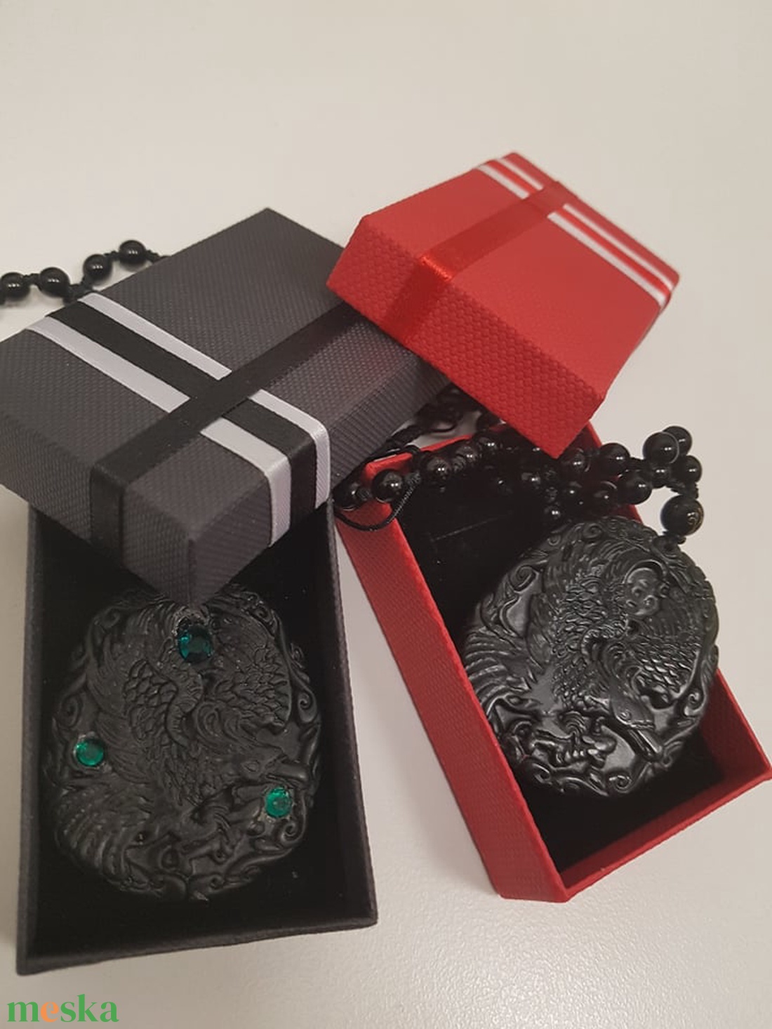 Fekete és jade medál Sas motivummal obsidian nyaklánc zöld kistállyal - ékszer - nyaklánc - medálos nyaklánc - Meska.hu Fekete és jade medál Sas motivummal obsidian nyaklánc zöld kistállyal - ékszer - nyaklánc - medálos nyaklánc - Meska.hu