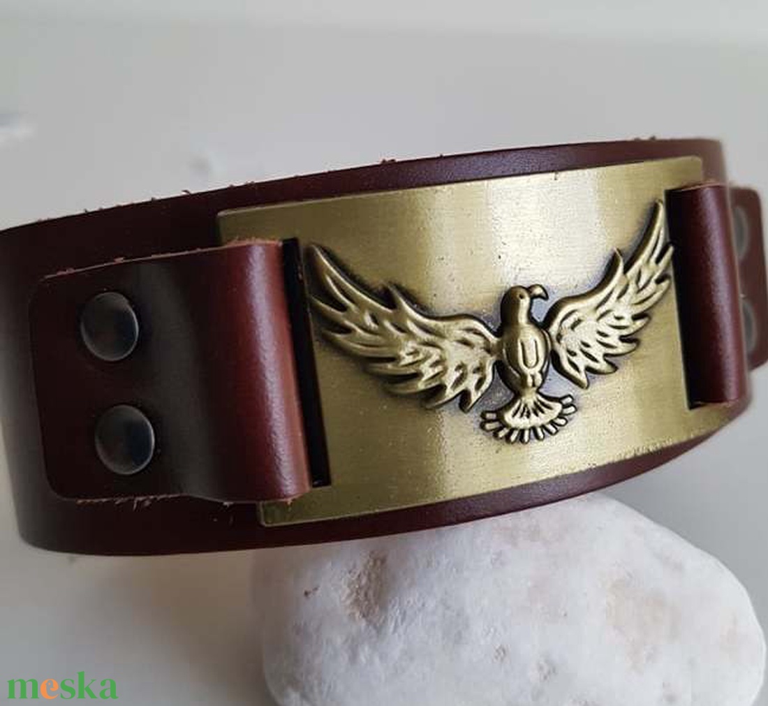 Férf barna cuff sas motivummal - ékszer - karkötő - széles karkötő - Meska.hu