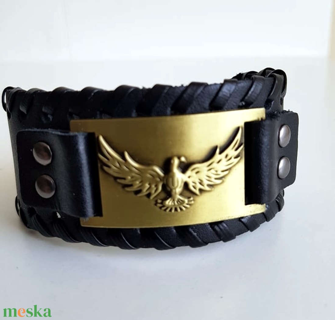 Férfi fekete bőr karkötő (cuff) sas motivummal. - ékszer - karkötő - széles karkötő - Meska.hu Férfi fekete bőr karkötő (cuff) sas motivummal. - ékszer - karkötő - széles karkötő - Meska.hu