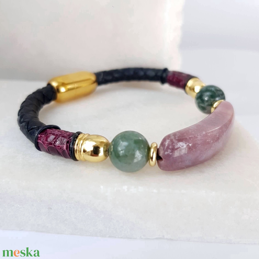 Moss Agate ásvány kő karkötőn férfi fekete bőrön - ékszer - karkötő - karperec - Meska.hu Moss Agate ásvány kő karkötőn férfi fekete bőrön - ékszer - karkötő - karperec - Meska.hu