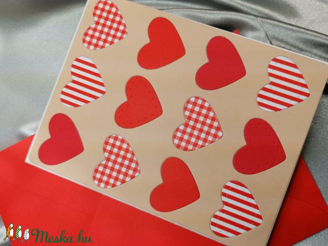 Egy tucat szív  - tejeskávé piros képeslap, üdvözlőlap, ajándékkísérő : HMB2103_62 - otthon & lakás - papír írószer - képeslap & levélpapír - Meska.hu