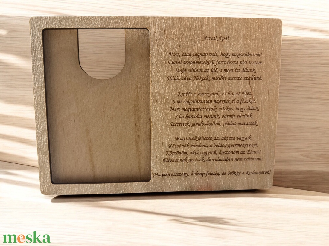 Szülőköszöntő képkeret - egyedi szöveggel, grafikával - kellékek & szerszámok - fa - képkeret - Meska.hu