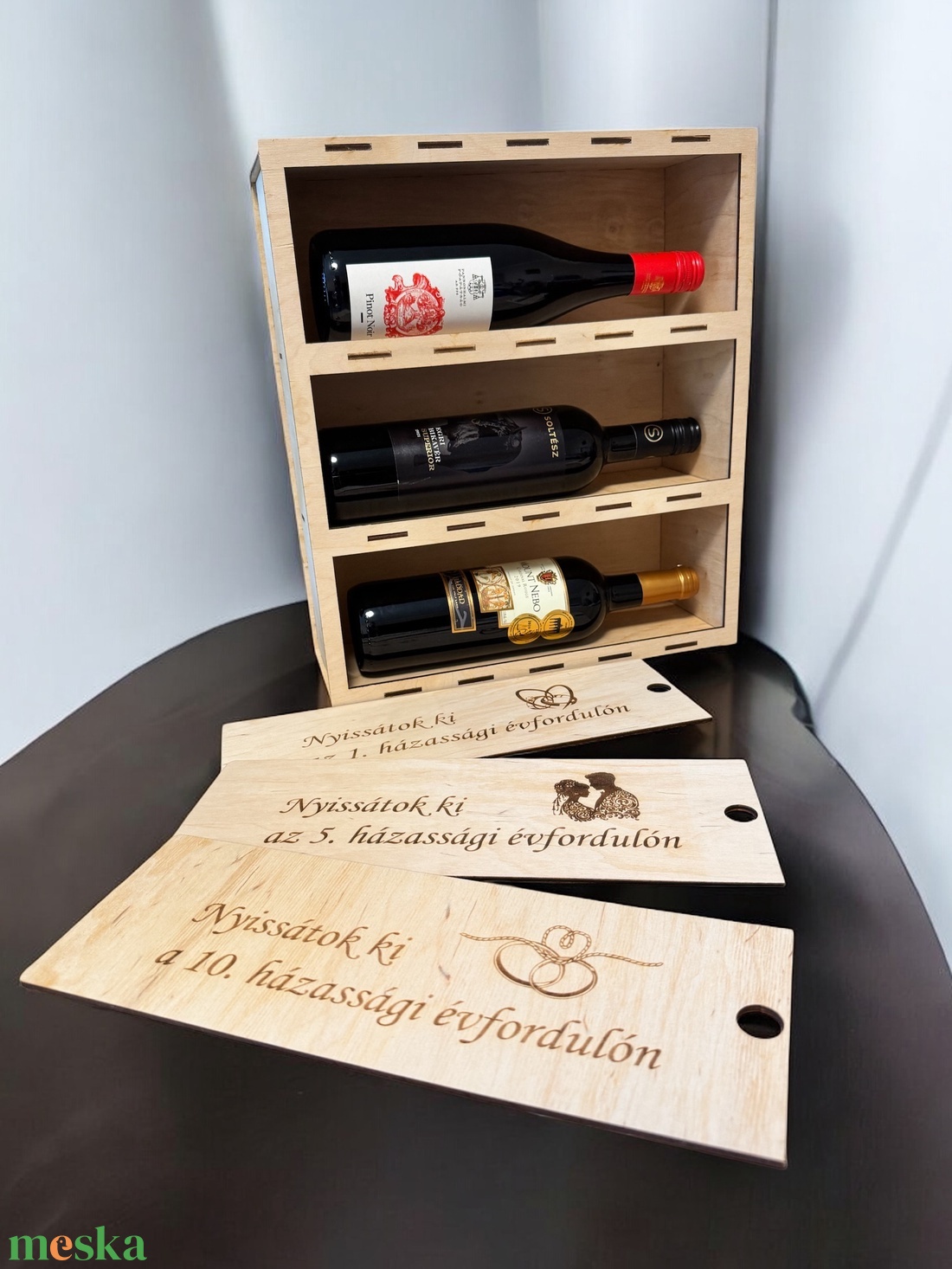 3 rekeszes esküvői bortartó - személyre szabható - otthon & életmód - konyhafelszerelés, tálalás - tálalás - bortartó - Meska.hu 3 rekeszes esküvői bortartó - személyre szabható - otthon & életmód - konyhafelszerelés, tálalás - tálalás - bortartó - Meska.hu