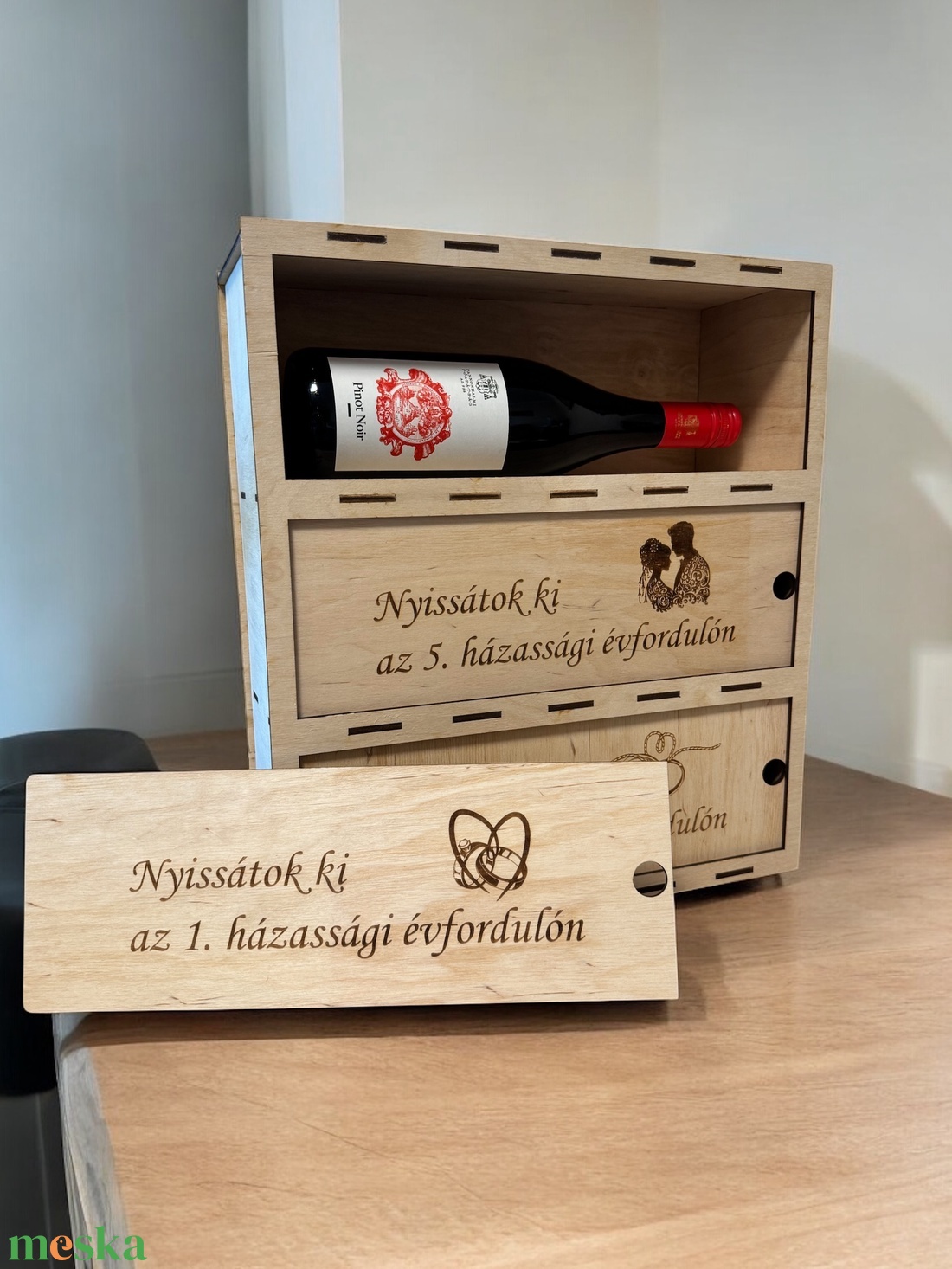 3 rekeszes esküvői bortartó - személyre szabható - otthon & életmód - konyhafelszerelés, tálalás - tálalás - bortartó - Meska.hu 3 rekeszes esküvői bortartó - személyre szabható - otthon & életmód - konyhafelszerelés, tálalás - tálalás - bortartó - Meska.hu