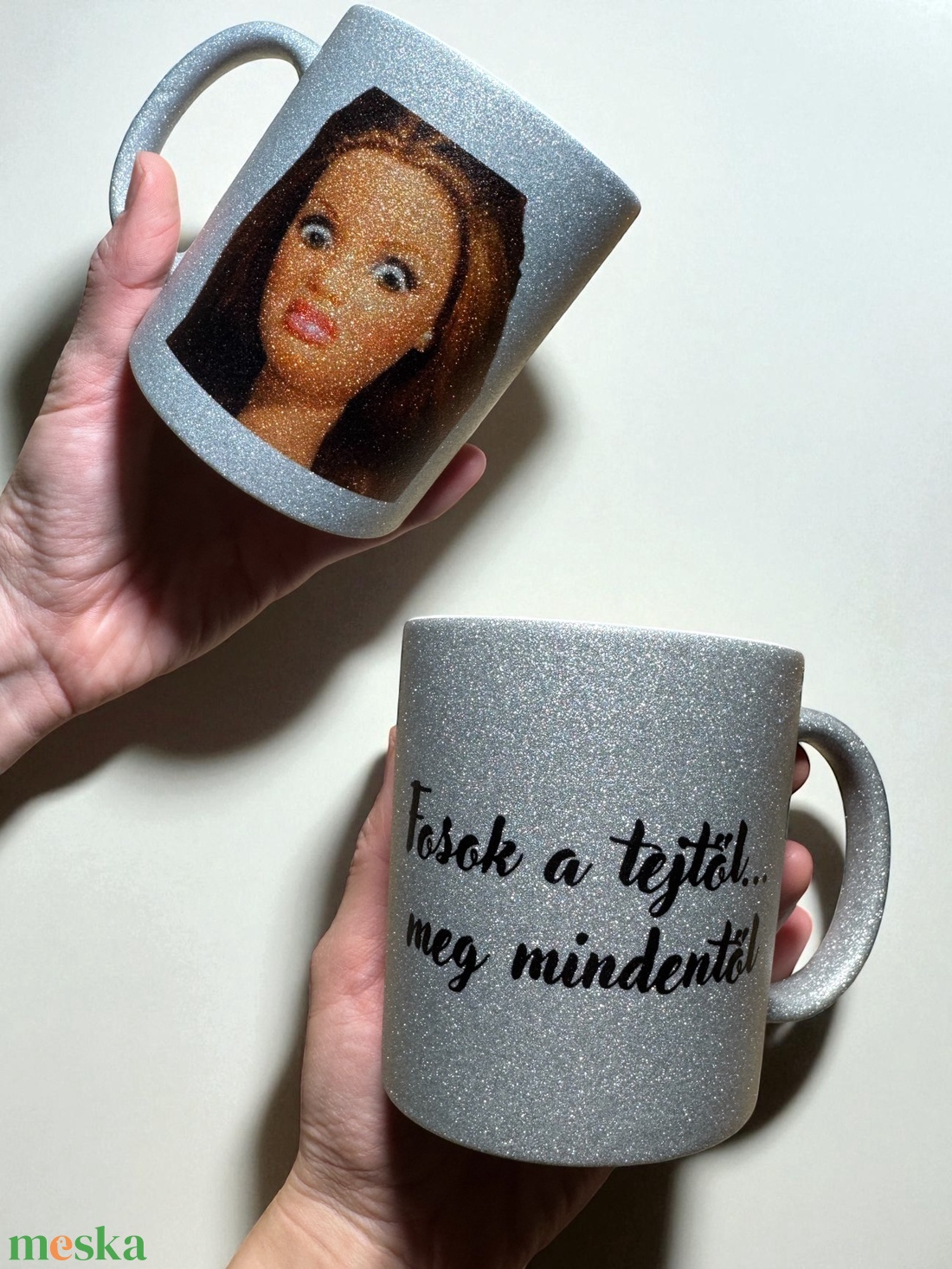 Fosok a tejtőlmeg mindentől bögre x Barbie bögre - egyedi ezüst, csillogós kivitelben - otthon & életmód - konyhafelszerelés, tálalás - tálalás - bögre & csésze - Meska.hu Fosok a tejtőlmeg mindentől bögre x Barbie bögre - egyedi ezüst, csillogós kivitelben - otthon & életmód - konyhafelszerelés, tálalás - tálalás - bögre & csésze - Meska.hu