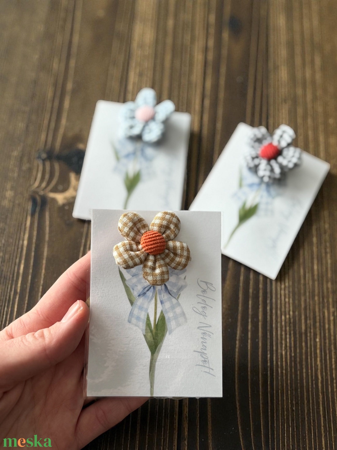 Nőnapi virág hajgumi ajándék - esküvő - hajdísz - hajtű - Meska.hu