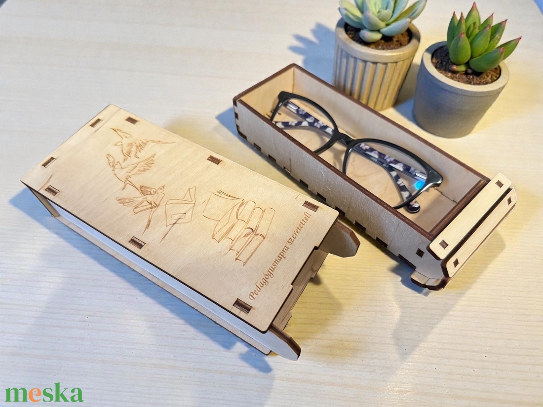 Egyedi gravírozásos szemüvegtok - táska & tok - pénztárca & más tok - szemüvegtok - Meska.hu