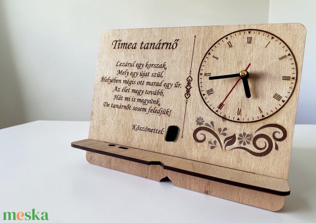 Ballagási ajándék - óra, telefontartó egyedi szövegezéssel, kivágással -  - Meska.hu