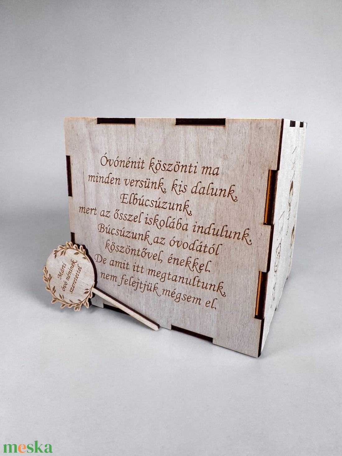 Egyedi gravírozott virágtartó beszúróval - otthon & életmód - ház & kert - virágláda, balkonláda - Meska.hu