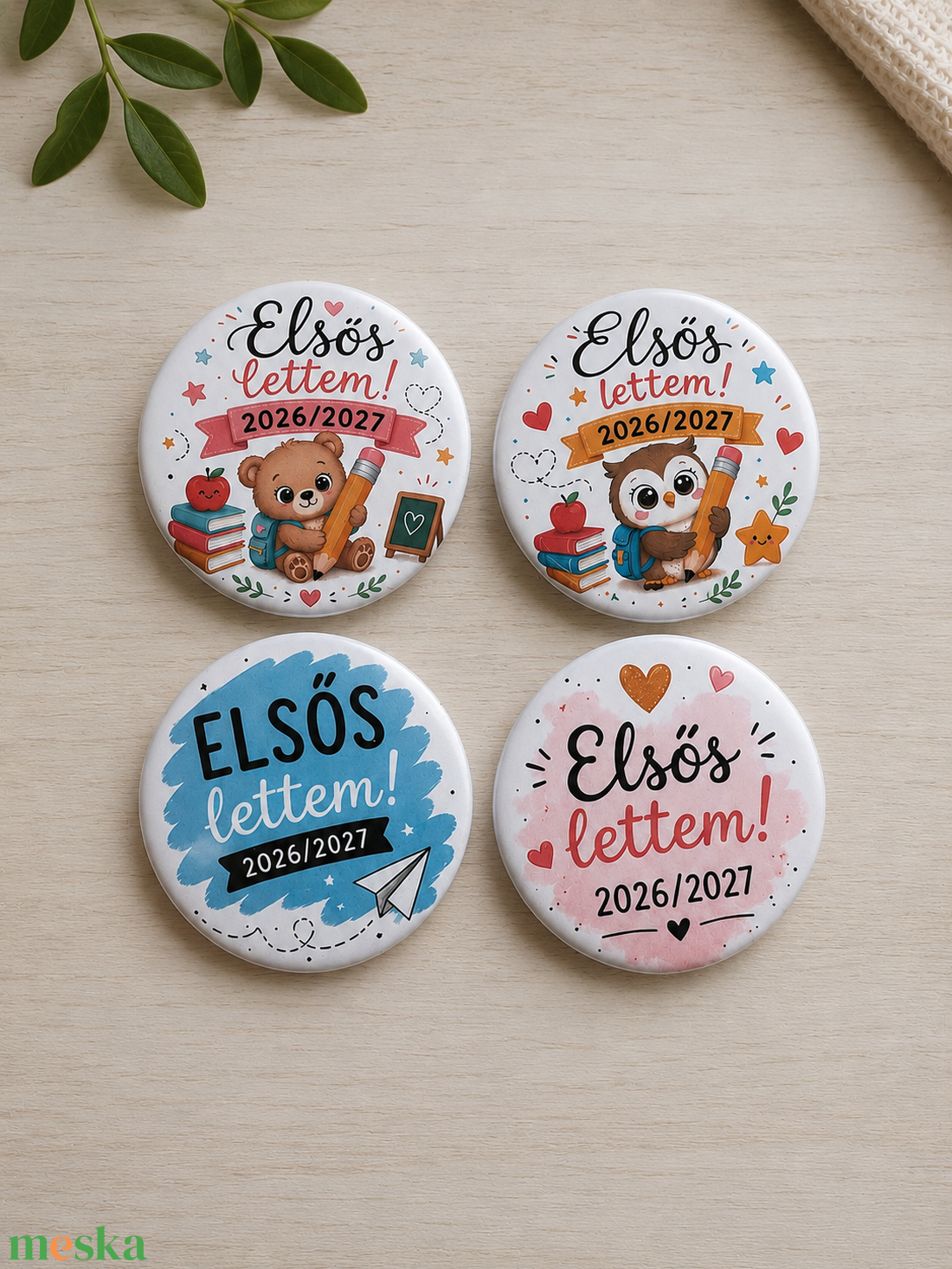 Iskolakezdés jelvény, kitűző egyedi grafikával - elsős lettem - ékszer - kitűző és bross - Meska.hu