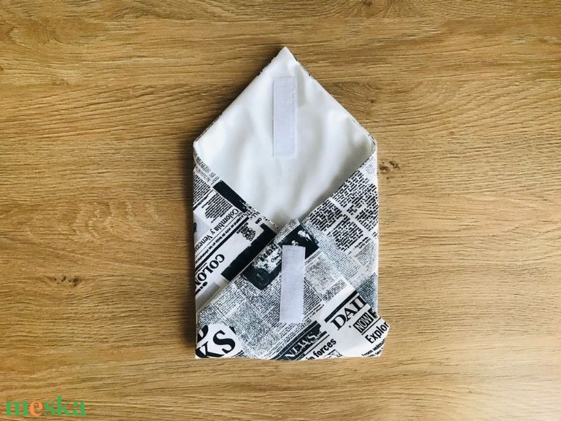 Élelmiszerbiztos újraszalvéta - újságmintás  - táska & tok - uzsonna- & ebéd tartó - szendvics csomagoló - Meska.hu