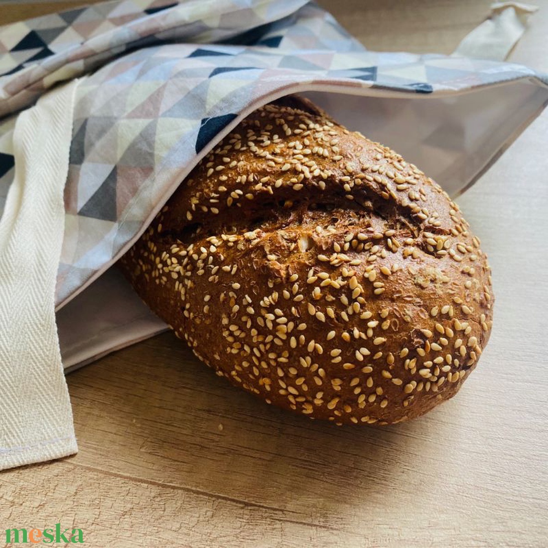 Frissentartó bélelt kenyeres zsák - élelmiszerbiztos anyagból, háromszög mintás - táska & tok - bevásárlás & shopper táska - kenyeres zsák - Meska.hu
