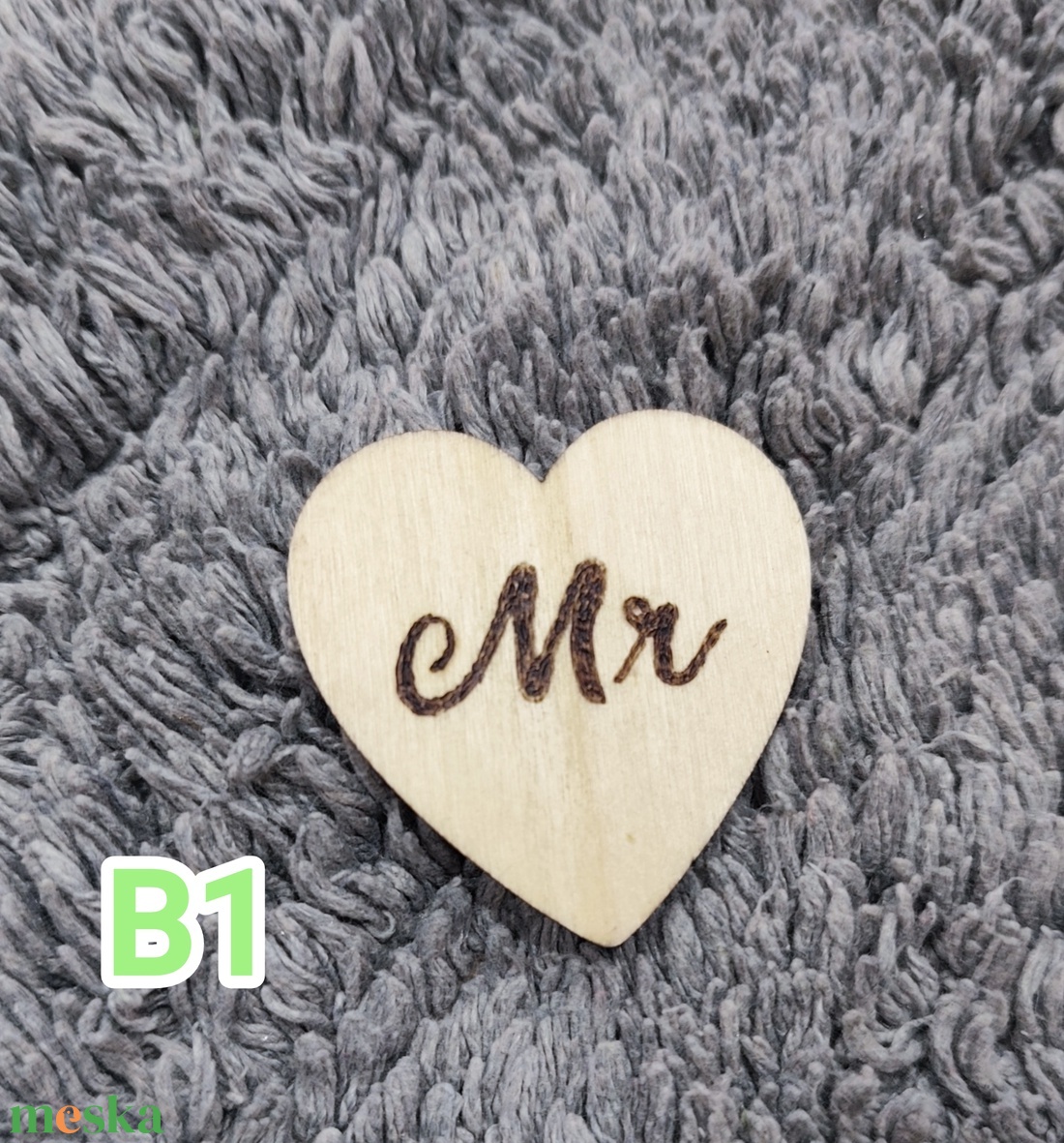 Mr és MRS égetett felirat - esküvő - emlék & ajándék - köszönőajándék - Meska.hu