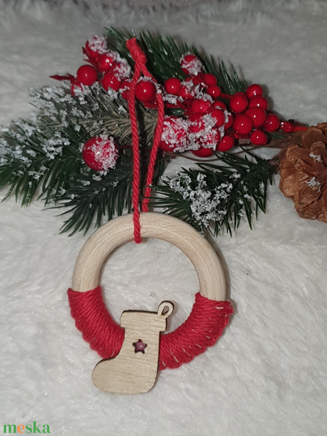 Félig makramézott csizmás fenyődísz - karácsony - karácsonyi lakásdekoráció - karácsonyfadíszek - Meska.hu