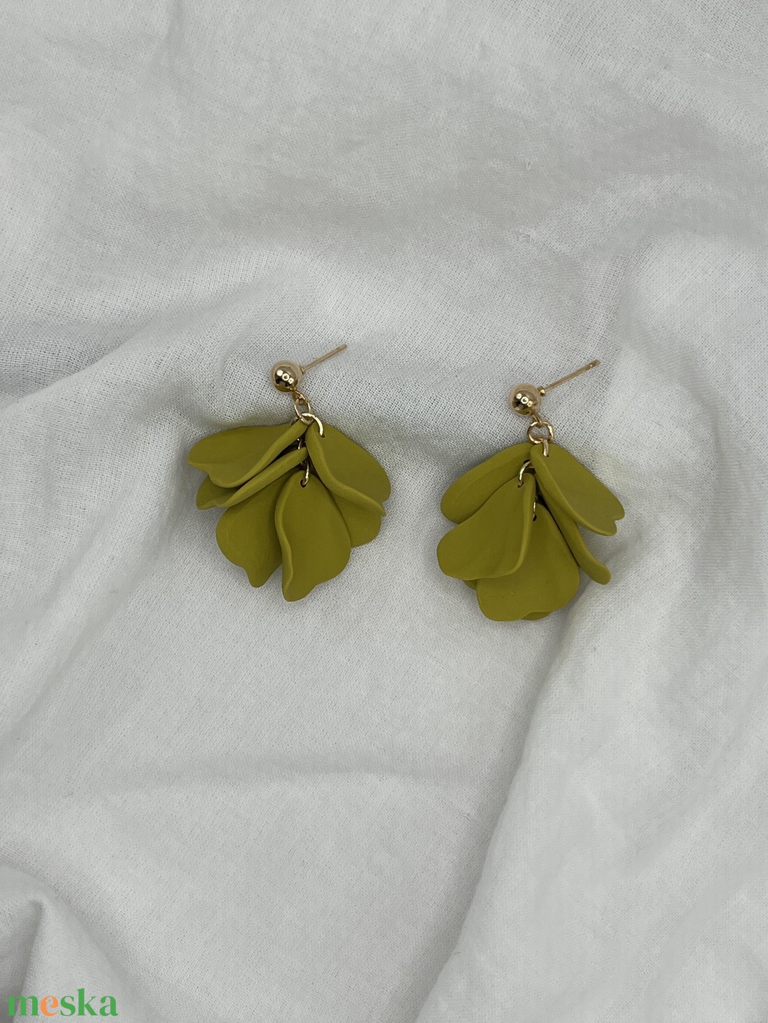 Szirmos fürtös fülbevaló - ékszer - fülbevaló - lógó fülbevaló - Meska.hu