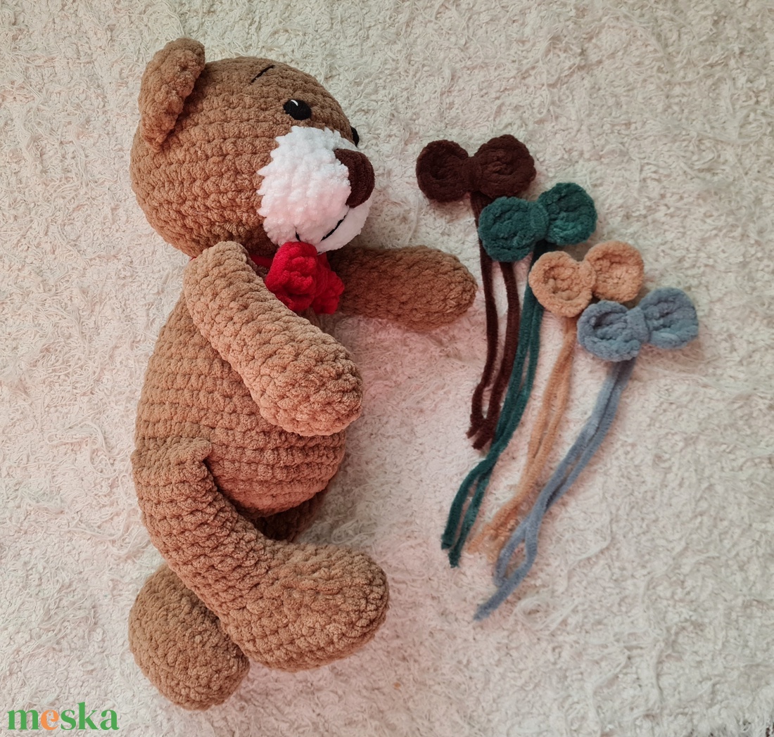 Horgolt zsenília barna macika  - játék & sport - plüssállat & játékfigura - maci - Meska.hu