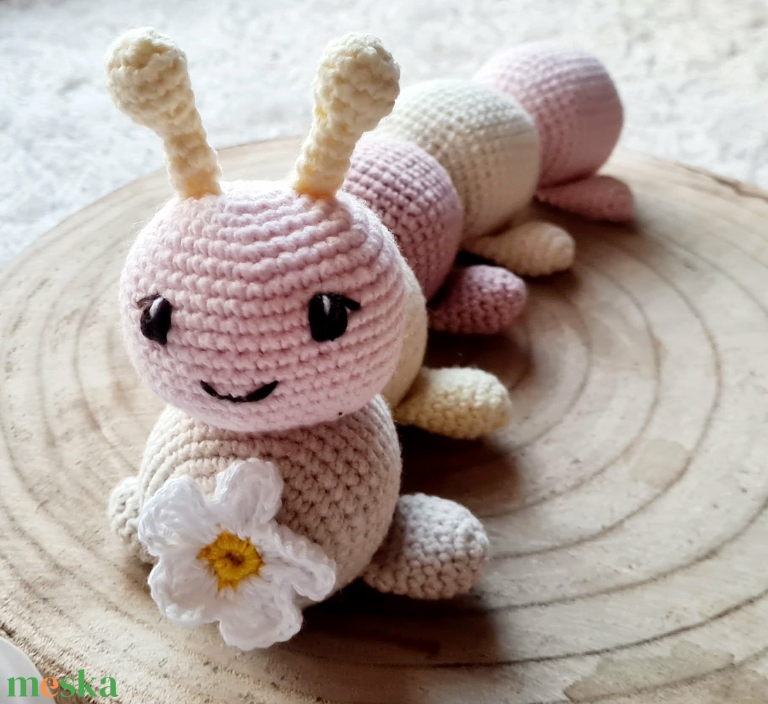 Horgolt catepillar, kukacka  - baba - mama - baba játékok - szundikendő, alvóka - Meska.hu