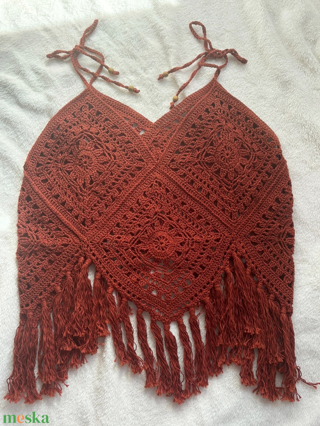 Vagány stílusú Crochet top. Rojtos díszítéssel. Csipkemintás motívumokkal készült. - ruha & divat - női ruha - top - Meska.hu