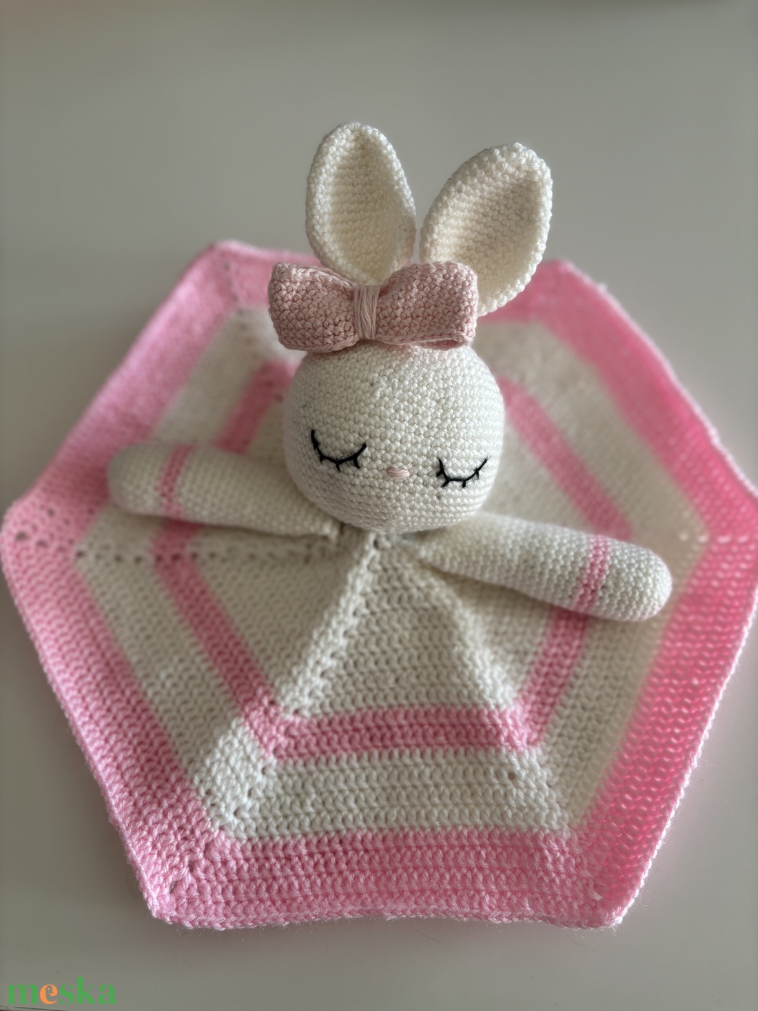 Nyuszis baba szett, babaváró ajándék (csörgő, cumilánc, nyunyóka) - játék & sport - babalátogató ajándékcsomag - Meska.hu Nyuszis baba szett, babaváró ajándék (csörgő, cumilánc, nyunyóka) - játék & sport - babalátogató ajándékcsomag - Meska.hu