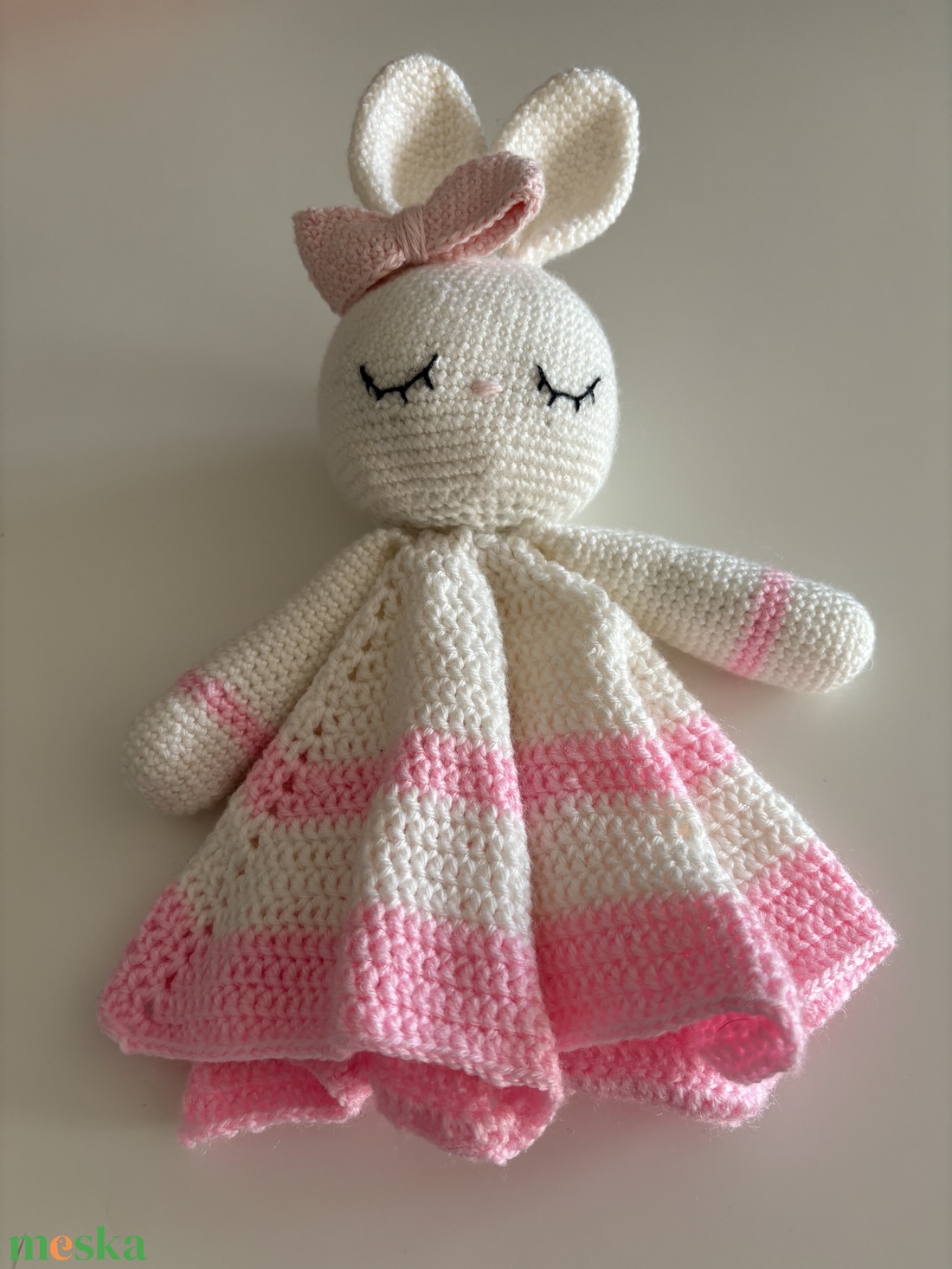 Nyuszis baba szett, babaváró ajándék (csörgő, cumilánc, nyunyóka) - játék & sport - babalátogató ajándékcsomag - Meska.hu Nyuszis baba szett, babaváró ajándék (csörgő, cumilánc, nyunyóka) - játék & sport - babalátogató ajándékcsomag - Meska.hu